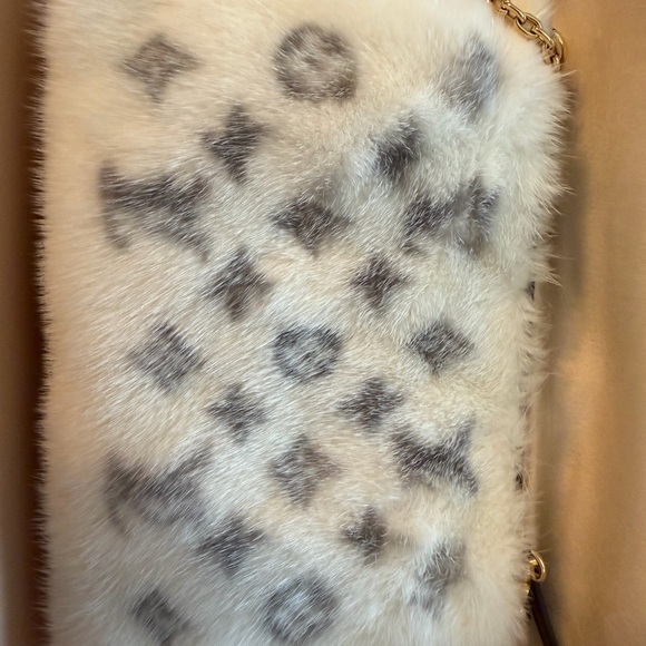 Louis Vuitton White and Black Fur Crossbody Bag - Picture 4 of 5